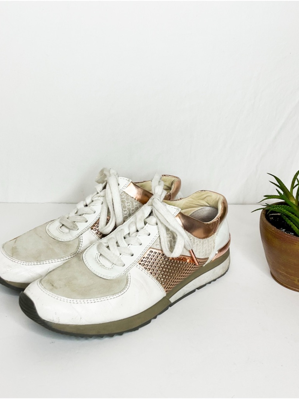 MICHAEL KORS Women's White and Rose Gold Casual Sneakers - Picture 3 of 10
